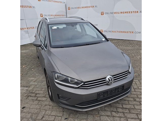 Personenauto, volkswagen, sportsvan - afbeelding 3 van  47