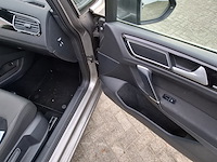 Personenauto, volkswagen, sportsvan - afbeelding 40 van  47