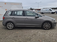 Personenauto, volkswagen, sportsvan - afbeelding 4 van  47