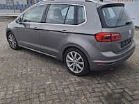 Personenauto, volkswagen, sportsvan - afbeelding 7 van  47