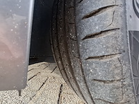 Personenauto, volkswagen, sportsvan - afbeelding 10 van  49