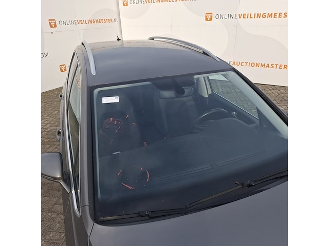 Personenauto, volkswagen, sportsvan - afbeelding 15 van  49