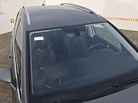 Personenauto, volkswagen, sportsvan - afbeelding 15 van  49