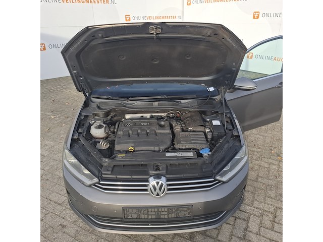 Personenauto, volkswagen, sportsvan - afbeelding 18 van  49