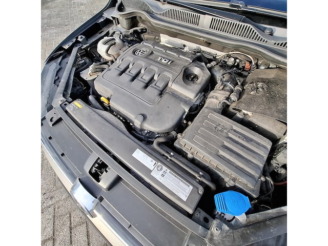 Personenauto, volkswagen, sportsvan - afbeelding 19 van  49