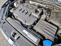 Personenauto, volkswagen, sportsvan - afbeelding 19 van  49