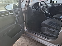 Personenauto, volkswagen, sportsvan - afbeelding 23 van  49