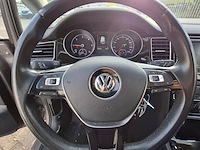 Personenauto, volkswagen, sportsvan - afbeelding 26 van  49