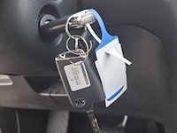 Personenauto, volkswagen, sportsvan - afbeelding 29 van  49