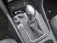 Personenauto, volkswagen, sportsvan - afbeelding 31 van  49