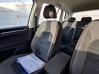 Personenauto, volkswagen, sportsvan - afbeelding 33 van  49