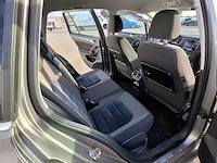 Personenauto, volkswagen, sportsvan - afbeelding 38 van  49