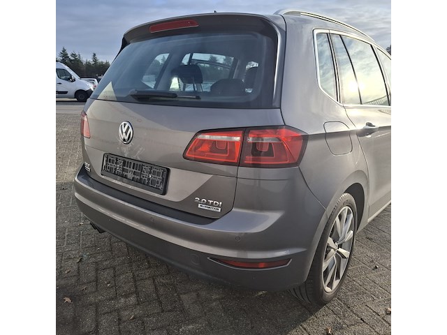 Personenauto, volkswagen, sportsvan - afbeelding 48 van  49