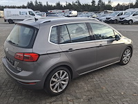 Personenauto, volkswagen, sportsvan - afbeelding 5 van  49