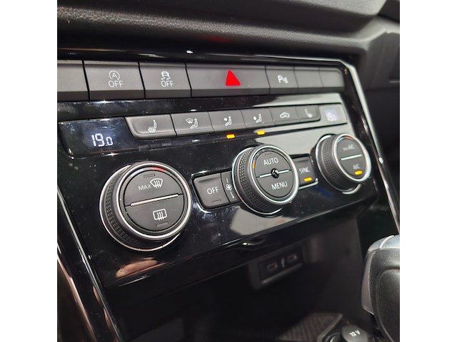 Personenauto, volkswagen, t-roc, 2.0 tsi 4motion r, 2020 - afbeelding 38 van  76