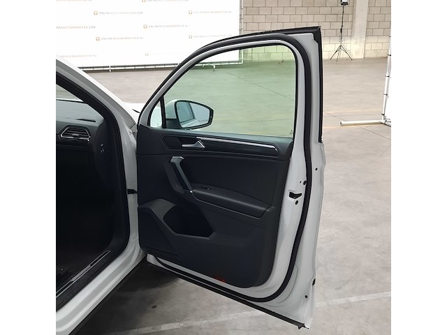 Personenauto, volkswagen, tiguan, 1.4 tsi 4motion highline business r, 2018 - afbeelding 29 van  37