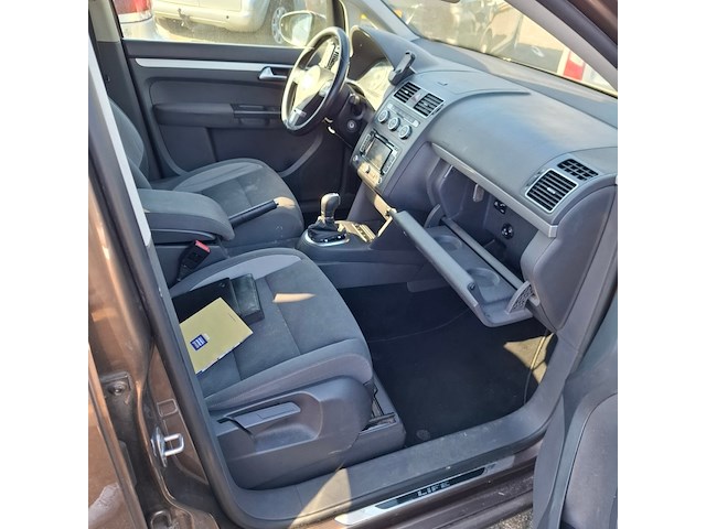 Personenauto, volkswagen, touran, 1.6 tdi highline bluemotion 7p., 2014 - afbeelding 14 van  16