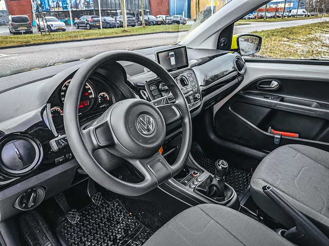 Personenauto, volkswagen, up!, 1.0 60pk bmt move up!, 2014 - afbeelding 15 van  36