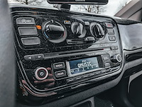 Personenauto, volkswagen, up!, 1.0 60pk bmt move up!, 2014 - afbeelding 19 van  36