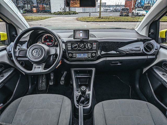 Personenauto, volkswagen, up!, 1.0 60pk bmt move up!, 2014 - afbeelding 15 van  35
