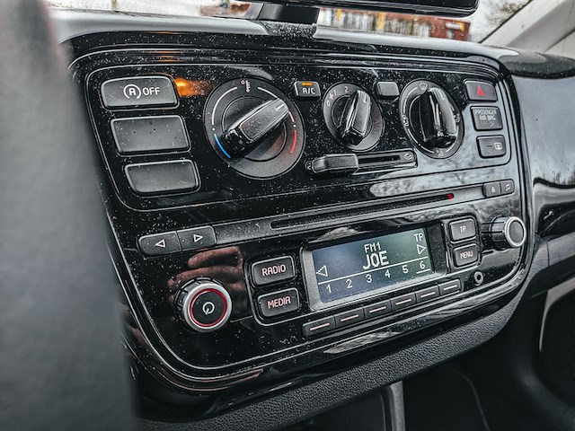 Personenauto, volkswagen, up!, 1.0 60pk bmt move up!, 2014 - afbeelding 18 van  35