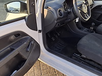 Personenauto, volkswagen, up - afbeelding 17 van  39