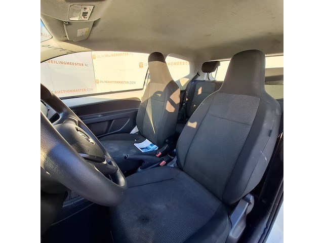 Personenauto, volkswagen, up - afbeelding 18 van  39