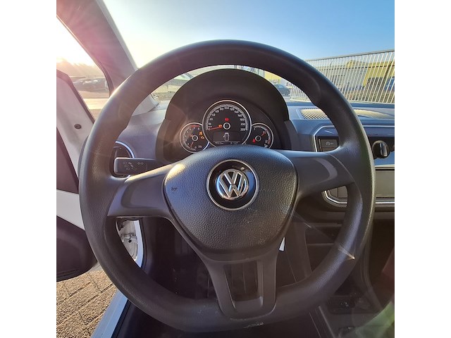 Personenauto, volkswagen, up - afbeelding 19 van  39