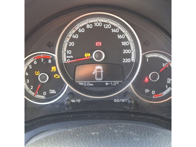 Personenauto, volkswagen, up - afbeelding 20 van  39