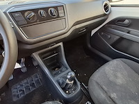 Personenauto, volkswagen, up - afbeelding 25 van  39