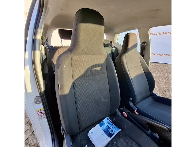 Personenauto, volkswagen, up - afbeelding 31 van  39