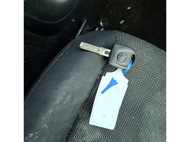 Personenauto, volkswagen, up - afbeelding 33 van  39