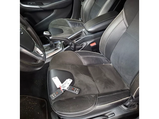 Personenauto, volvo, v40, 2.0 d2 r-design business, 2015 - afbeelding 31 van  73