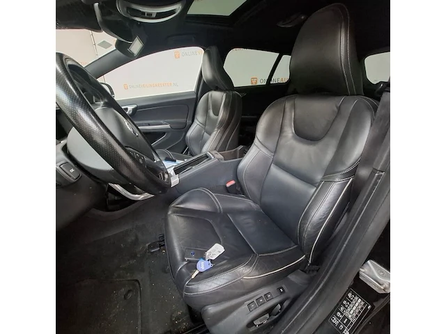 Personenauto, volvo, v60, 2.4 d6 awd plug-in hybrid r-design, 2014, schade-auto (wok) - afbeelding 40 van  84
