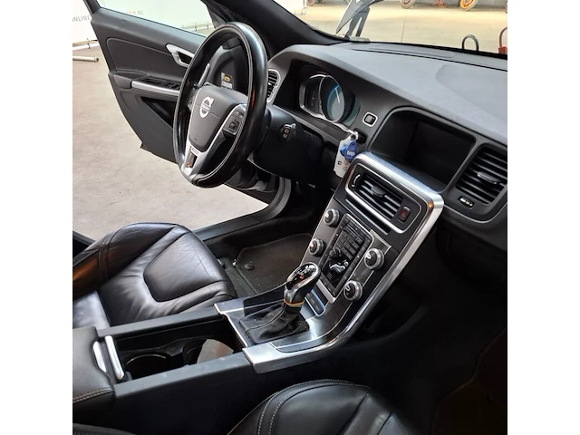 Personenauto, volvo, v60, 2.4 d6 awd plug-in hybrid r-design, 2014, schade-auto (wok) - afbeelding 58 van  84