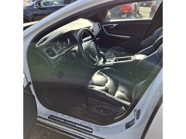 Personenauto, volvo, v60, 2.4 d6 twin engine r-design, 2015 - afbeelding 9 van  13