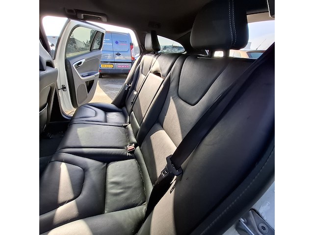 Personenauto, volvo, v60, 2.4 d6 twin engine r-design, 2015 - afbeelding 11 van  13