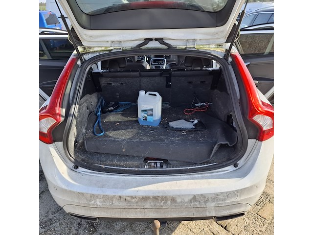 Personenauto, volvo, v60, 2.4 d6 twin engine r-design, 2015 - afbeelding 12 van  13