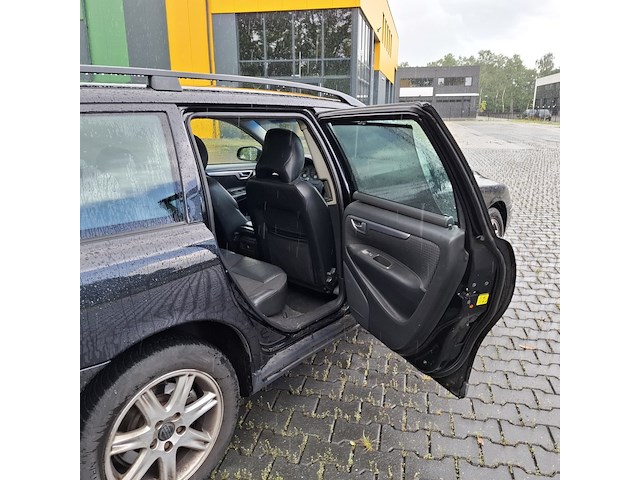 Personenauto, volvo, v70, 2.4, zwart, 2002 - afbeelding 30 van  61