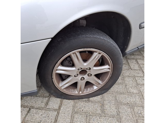 Personenauto volvo, v70, grijs - afbeelding 4 van  42