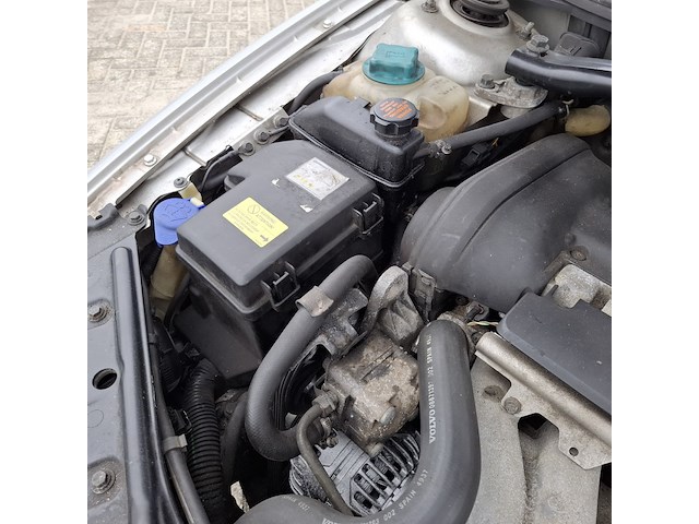 Personenauto volvo, v70, grijs - afbeelding 18 van  42