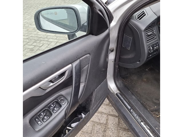 Personenauto volvo, v70, grijs - afbeelding 20 van  42