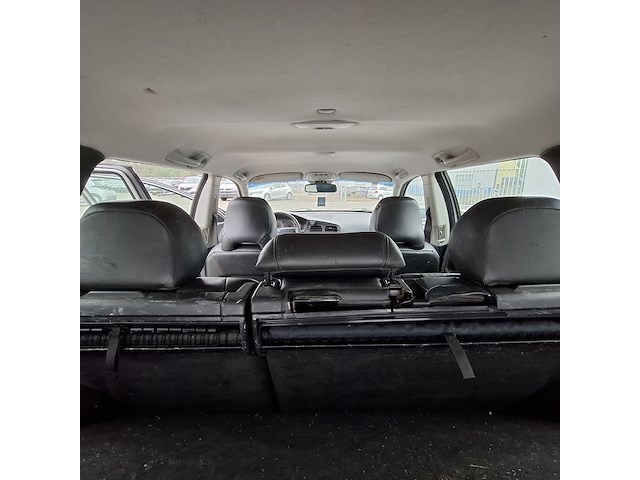 Personenauto volvo, v70, grijs - afbeelding 32 van  42