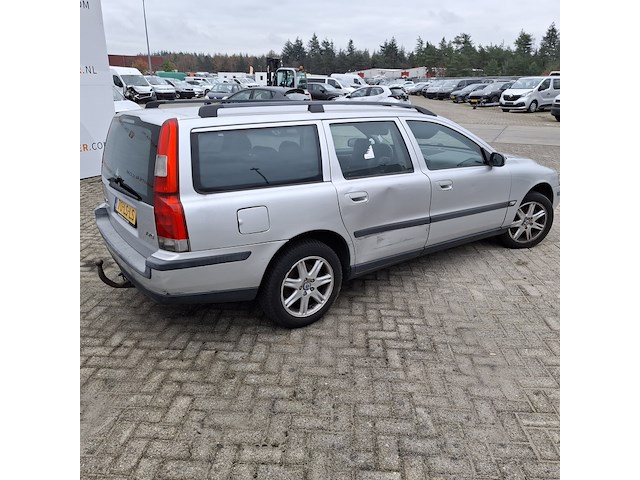 Personenauto volvo, v70, grijs - afbeelding 38 van  42