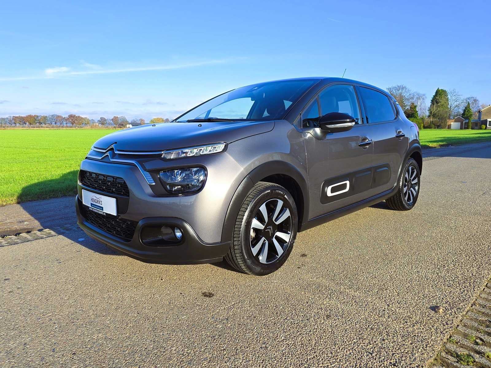 Personenauto's en bedrijfsauto's te beers