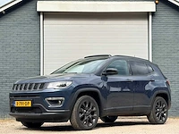 Personenauto's en bedrijfswagens te wenum-wiesel