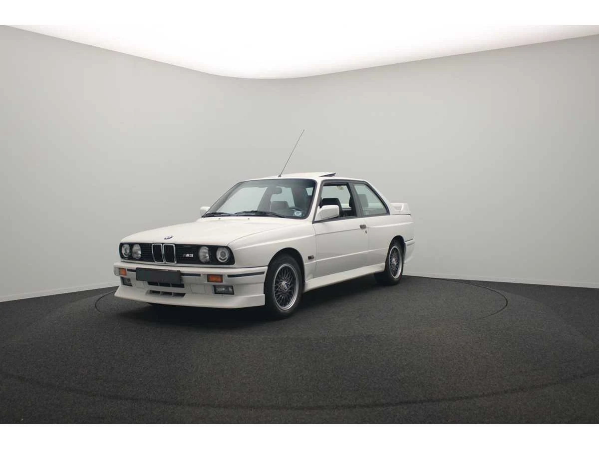 Personenauto’s met bmw e30 m3, mercedes pagode, can-am en meer