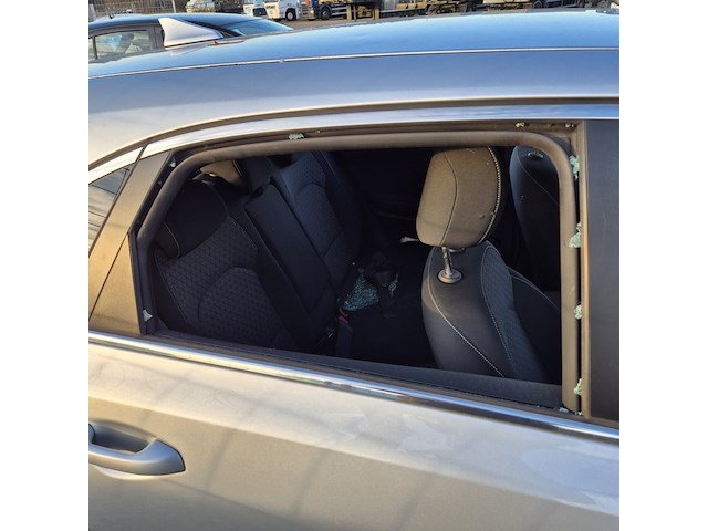 Personenauto/schadeauto, kia, ceed - afbeelding 16 van  20