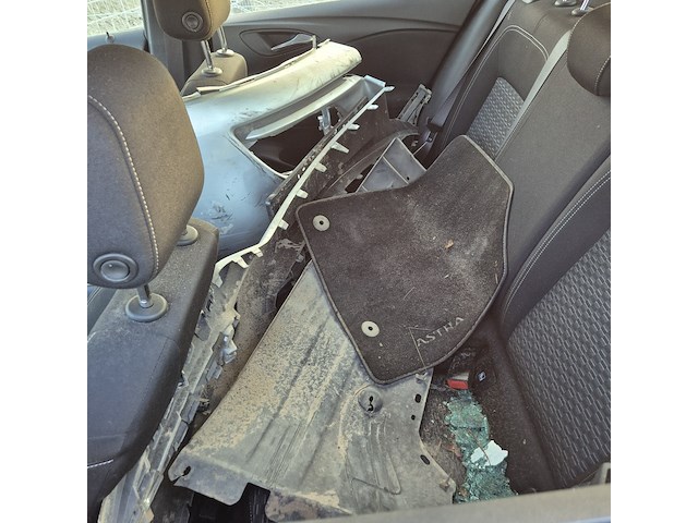 Personenauto/schadeauto, opel, astra - afbeelding 5 van  18