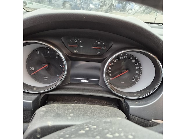 Personenauto/schadeauto, opel, astra - afbeelding 10 van  18